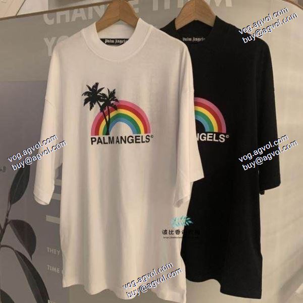 一味違うケーブル編みが魅力満点 パーム エンジェルス ブランドスーパーコピー Palm Angels 2020秋冬 レインボープリント半袖Tシャツ 2色可選